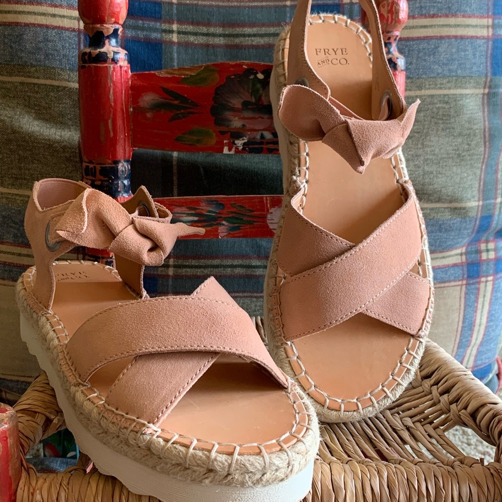 Frye & Co Lula Bow Sandals Size 8